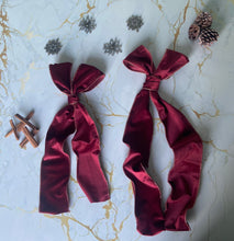 Load image into Gallery viewer, Medium Christmas Wreath ~ local delivery/collection only