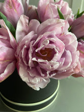 Load image into Gallery viewer, Hat Box of Tulips