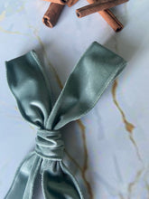 Load image into Gallery viewer, Medium Christmas Wreath ~ local delivery/collection only
