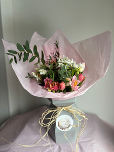 Spring Windsor Box of Blooms (medium)