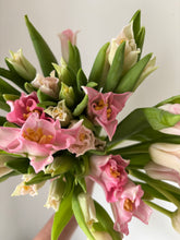 Load image into Gallery viewer, Hatbox of Spring Blooms
