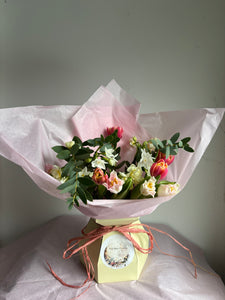 Spring Windsor Box of Blooms (small)