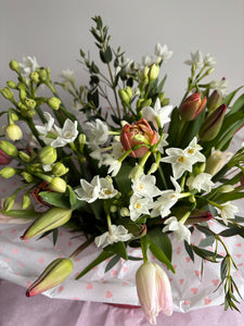 Hatbox of Spring Blooms