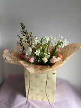 Load image into Gallery viewer, Spring Bag of Blooms
