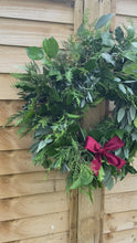 Load and play video in Gallery viewer, Extra Large Compostable Natural Wreath with Bow
